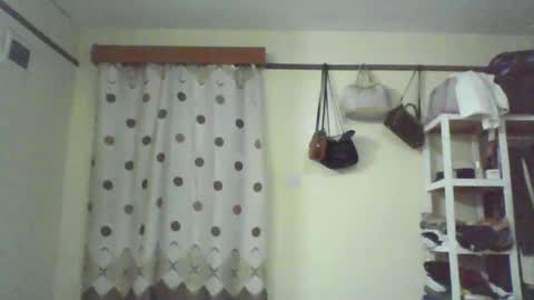 Snapshot of pretty_beib chatting on November 17, 5:19 pm Karol online show from November 17, 5:19 pm