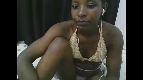 pretty online show from April 15, 12:01 pm