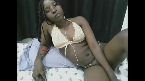 pretty online show from May 15, 11:45 pm