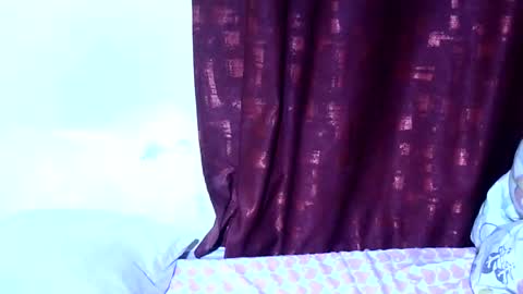 pretty_ebby online show from April 1, 8:15 am