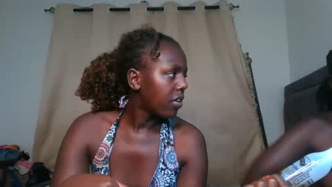 pretty_empress online show from August 2, 7:01 pm