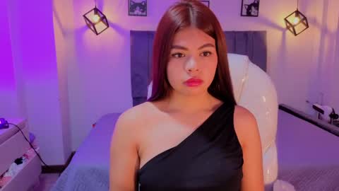 pretty online show from June 4, 3:01 am