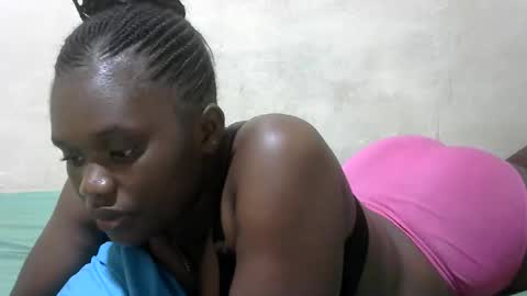 pretty_melan online show from March 18, 8:23 pm