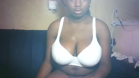 pretty_milan online show from April 28, 7:46 am