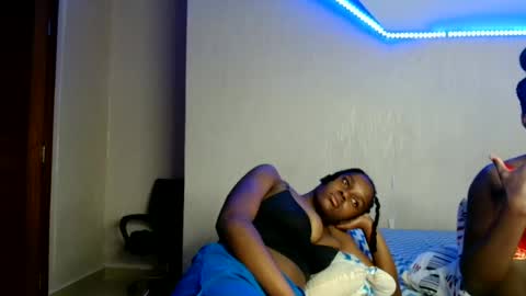 Snapshot of pretty_nyra chatting on July 2, 2:22 am Nyra online show from July 2, 2:22 am