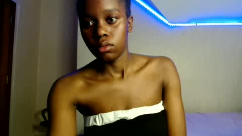Snapshot of pretty_nyra chatting on July 6, 7:38 pm Nyra online show from July 6, 7:38 pm