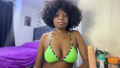 Pretty peaches online show from December 15, 9:08 pm