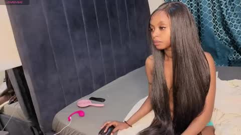 pretty_peshy online show from May 14, 9:32 pm