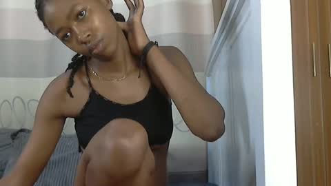 pretty_petite24 online show from December 3, 6:04 am