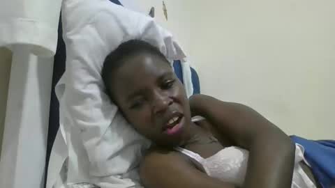 pretty_petite_ebony online show from December 13, 8:14 pm