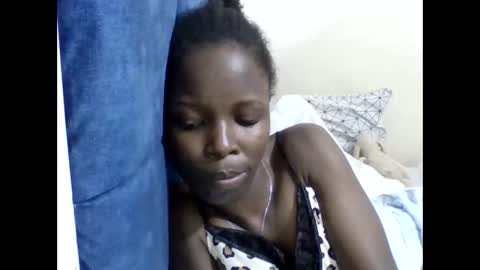 pretty_petite_ebony online show from May 27, 12:07 am