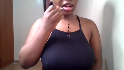 pretty_shila online show from June 15, 9:44 am