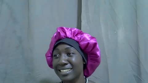 Snapshot of pretty_swirl chatting on February 23, 12:13 pm Twirl online show from February 23, 12:13 pm