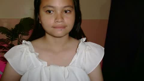 Snapshot of pretty_yanaah16 chatting on March 16, 2:50 am pretty_yanaah16 online show from March 16, 2:50 am