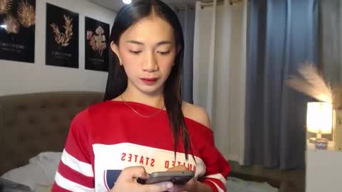 prettyakhira online show from March 8, 5:28 pm