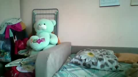 Snapshot of prettybella_7 chatting on April 24, 8:50 am Bella online show from April 24, 8:50 am