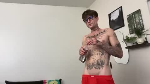 Snapshot of prettyboyszn chatting on July 29, 6:00 am pretty boy online show from July 29, 6:00 am