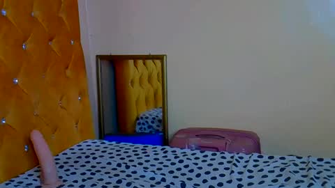 prettycandy0 online show from March 8, 4:22 pm