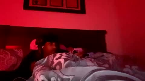 Snapshot of prettyfacefemale chatting on October 15, 8:58 am prettyfacefemale online show from October 15, 8:58 am