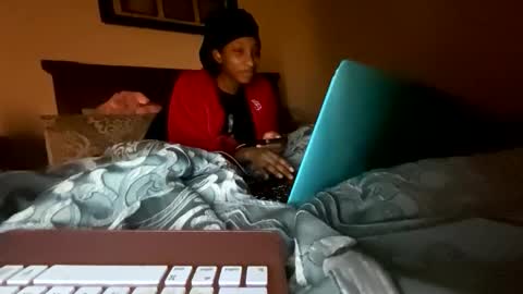 Snapshot of prettyfacefemale chatting on February 4, 2:28 am prettyfacefemale online show from February 4, 2:28 am