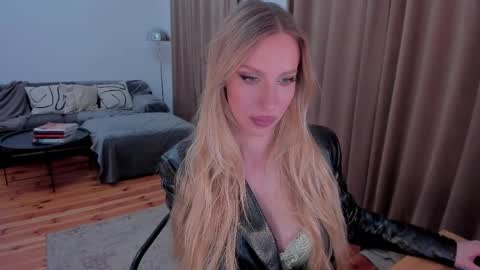 Eva online show from May 18, 10:04 pm