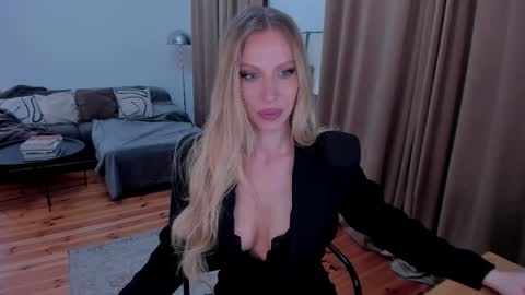 Eva online show from May 30, 11:57 pm