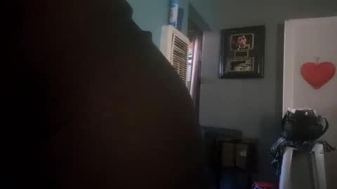 Snapshot of prettylips3 chatting on January 15, 11:51 pm Mona Red online show from January 15, 11:51 pm