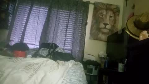 Snapshot of prettylips3 chatting on January 22, 3:18 pm Mona Red online show from January 22, 3:18 pm