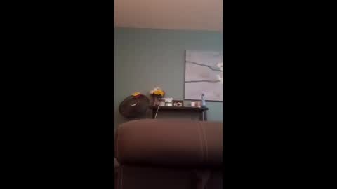 Snapshot of prettylips3 chatting on April 9, 8:25 pm Mona Red online show from April 9, 8:25 pm