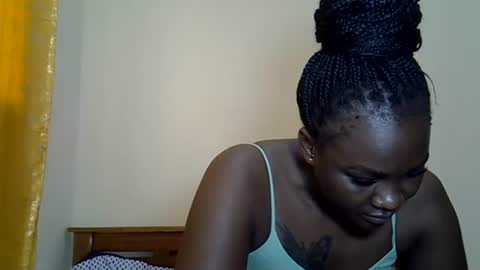 Snapshot of prettyliz30 chatting on June 30, 7:42 am LILIAN online show from June 30, 7:42 am