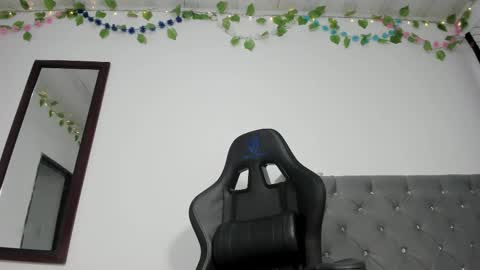 Laura  Onlyfans   40OFF online show from February 7, 12:20 pm