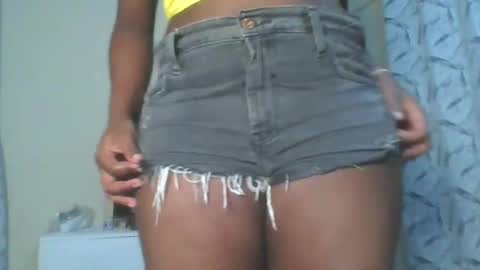 Snapshot of prettypussy_24 chatting on May 20, 12:22 pm prettypussy_24 online show from May 20, 12:22 pm