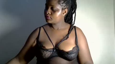 prettyriss online show from May 13, 7:22 pm