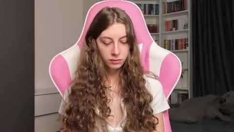 Snapshot of prettysomething chatting on July 6, 5:37 am Sophie next stream will be at Monday i will wait you guys online show from July 6, 5:37 am