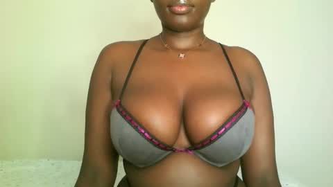 prettyvishy online show from April 19, 7:07 am