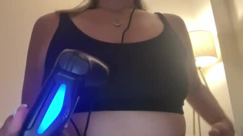 prettyyykittyyy22 online show from July 19, 2:04 am