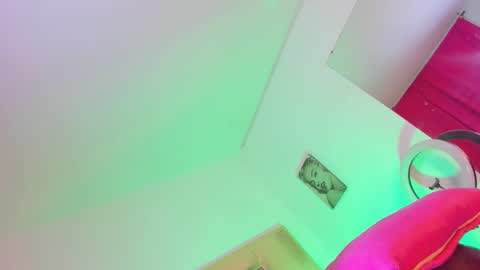 pretygirltsxxx online show from June 9, 12:17 pm