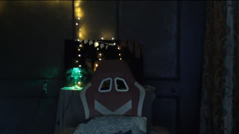 Snapshot of princ4real chatting on January 12, 5:03 am prince online show from January 12, 5:03 am