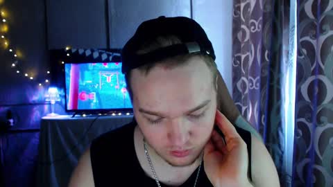 Snapshot of princ4real chatting on February 13, 8:27 am prince online show from February 13, 8:27 am