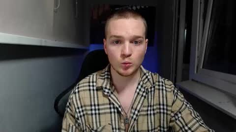 Snapshot of princ4real chatting on September 17, 11:06 pm prince online show from September 17, 11:06 pm