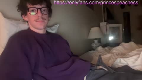 Peaches online show from October 12, 11:26 pm