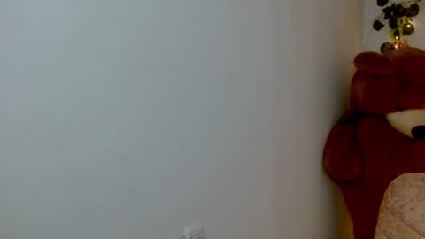 Snapshot of princess_280119 chatting on February 23, 12:35 pm princess_280119 online show from February 23, 12:35 pm