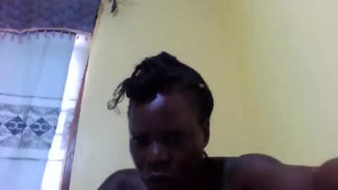 Snapshot of princessmiles2 chatting on June 20, 12:30 pm phelly online show from June 20, 12:30 pm