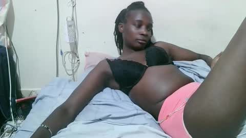 pritty_amber online show from March 11, 7:25 am