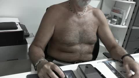 mature hairy guy online show from August 6, 3:58 pm