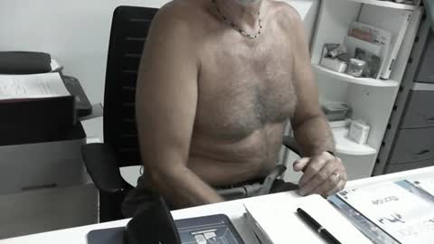 mature hairy guy online show from August 7, 4:42 pm