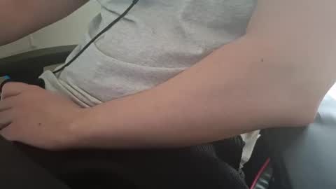 Snapshot of pryli27 chatting on February 22, 11:42 am pryli27 online show from February 22, 11:42 am