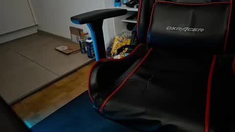 Snapshot of pryli27 chatting on April 1, 2:12 am pryli27 online show from April 1, 2:12 am