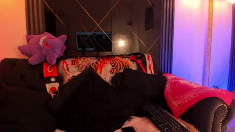 psycodoll online show from June 5, 1:06 pm