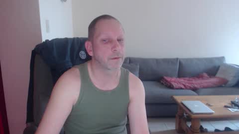 topher online show from October 19, 8:26 am